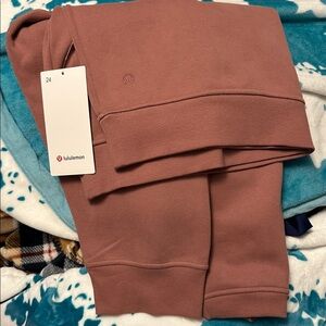 lululemon athletica Steady State Crew in Rose